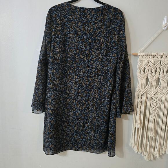 CAbi Poise Dress 3648 Flowers Floral Bell Sleeve Size M Medium - Picture 8 of 13